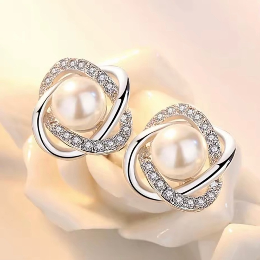 S925 Silver Small Needle Zircon Pearl Twist Luxury Stud Earrings.